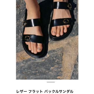 ザラ(ZARA)のZARA レザーバックルサンダル(サンダル)