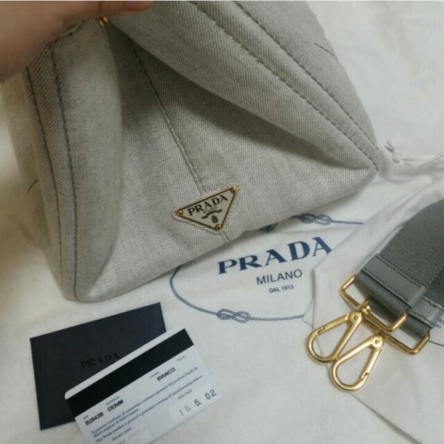 PRADA(プラダ)の３回使用 美品 PRADA カナパ バッグ M プラダ レディースのバッグ(ショルダーバッグ)の商品写真
