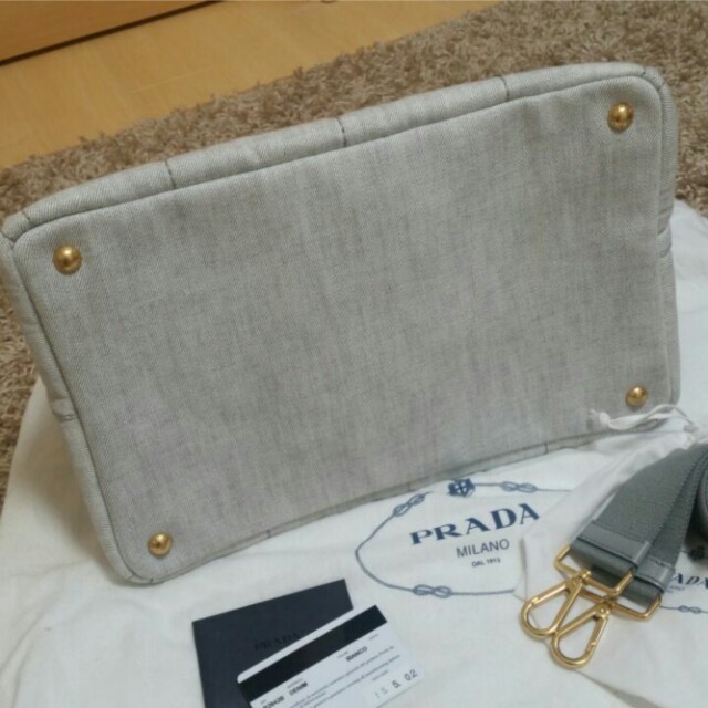 PRADA(プラダ)の３回使用 美品 PRADA カナパ バッグ M プラダ レディースのバッグ(ショルダーバッグ)の商品写真