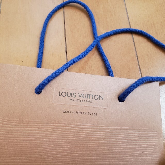 LOUIS VUITTON(ルイヴィトン)の紙袋・箱 レディースのバッグ(ショップ袋)の商品写真