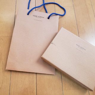 ルイヴィトン(LOUIS VUITTON)の紙袋・箱(ショップ袋)