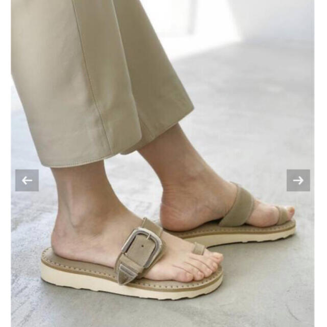 L'Appartement DEUXIEME CLASSE(アパルトモンドゥーズィエムクラス)のCAMINANDO Thumb Loop Sandal 36 ベージュ  新品 レディースの靴/シューズ(サンダル)の商品写真