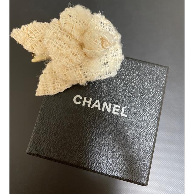 Chanel シャネル  ブローチ　カメリア