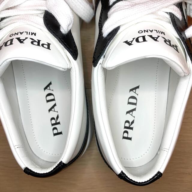 PRADA - プラダ ディストリクト レザー スニーカー メンズ PRADA - プラダ ディストリクト レザー スニーカー メンズ