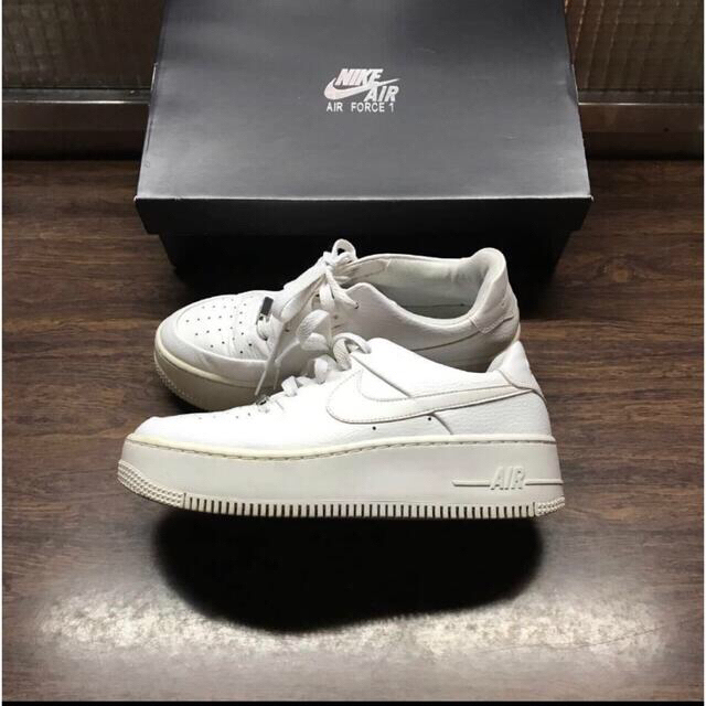 NIKE エアフォース 1 セージ Low ロー 24,5 スニーカー 厚底 白 | フリマアプリ ラクマ 新品同様 ホワイト 24㎝ ロー セージ エアフォース1 1 FORCE AIR NIKE スニーカー