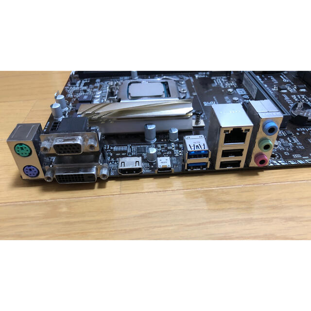 ASUS(エイスース)のASUS H170-PRO マザーボード　CPU CORE i7-7700 スマホ/家電/カメラのPC/タブレット(PCパーツ)の商品写真