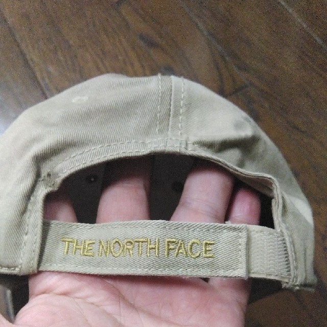 THE NORTH FACE(ザノースフェイス)のTHE NORTH FACE　キャップ　帽子　ベージュ　ゴールド メンズの帽子(キャップ)の商品写真