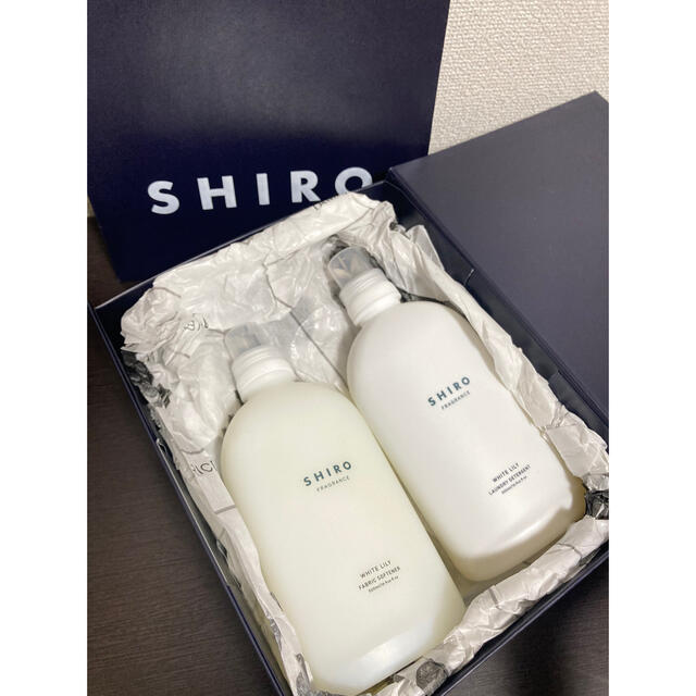 shiro(シロ)の【ゆりかさん専用】🌼SHIRO🌼ホワイトリリー洗剤＆柔軟剤セット インテリア/住まい/日用品の日用品/生活雑貨/旅行(洗剤/柔軟剤)の商品写真