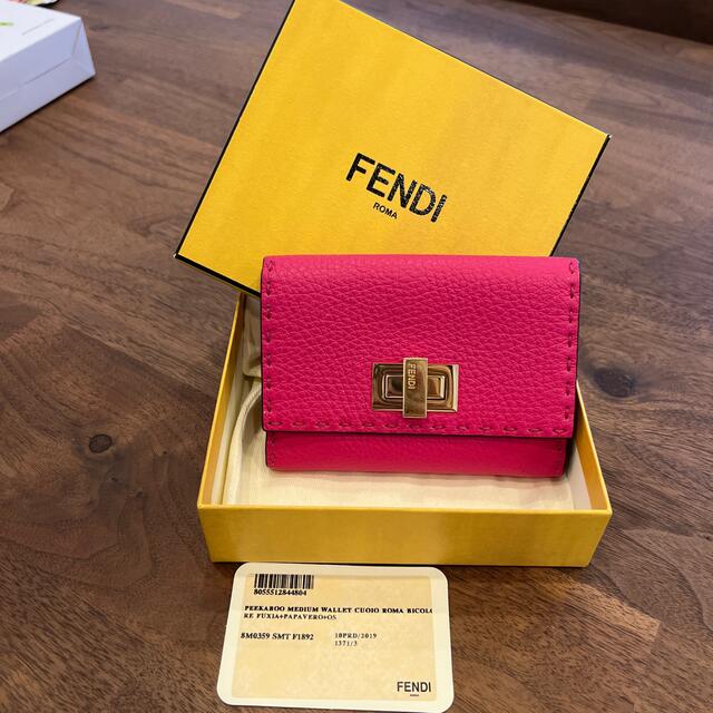 FENDI フェンディ  コンパクト財布 セレリア  ピーカブーファッション小物