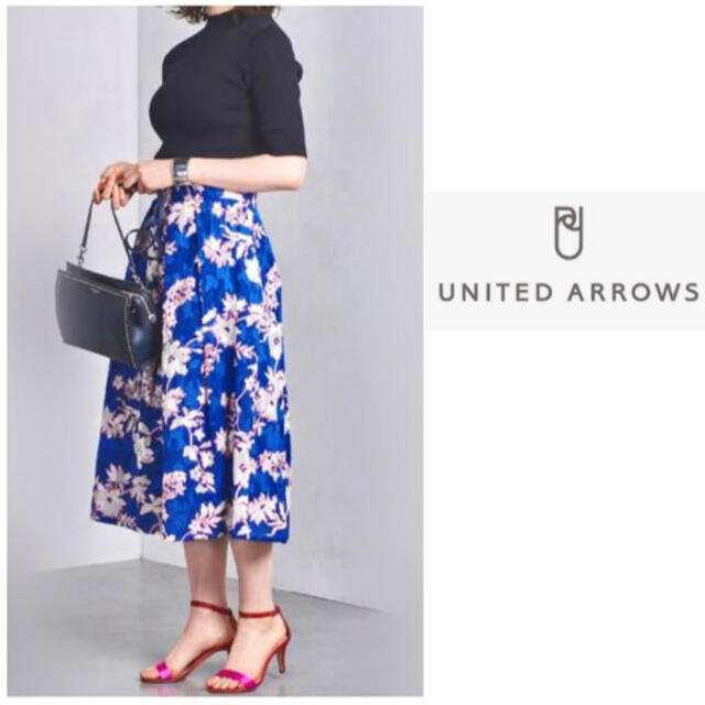 UNITED ARROWS(ユナイテッドアローズ)のユナイテッドアローズ　ジャカード　花柄　フレアスカート　青 レディースのスカート(ロングスカート)の商品写真