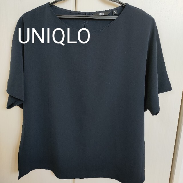 UNIQLO(ユニクロ)のユニクロ　UNIQLO　ドレープブラウス　Ｍ　カットソー　ブラウス　トップス レディースのトップス(シャツ/ブラウス(半袖/袖なし))の商品写真