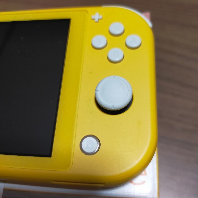 Nintendo Switch(ニンテンドースイッチ)のNintendo Switch Lite イエロー　ニンテンドースイッチライト エンタメ/ホビーのゲームソフト/ゲーム機本体(家庭用ゲーム機本体)の商品写真