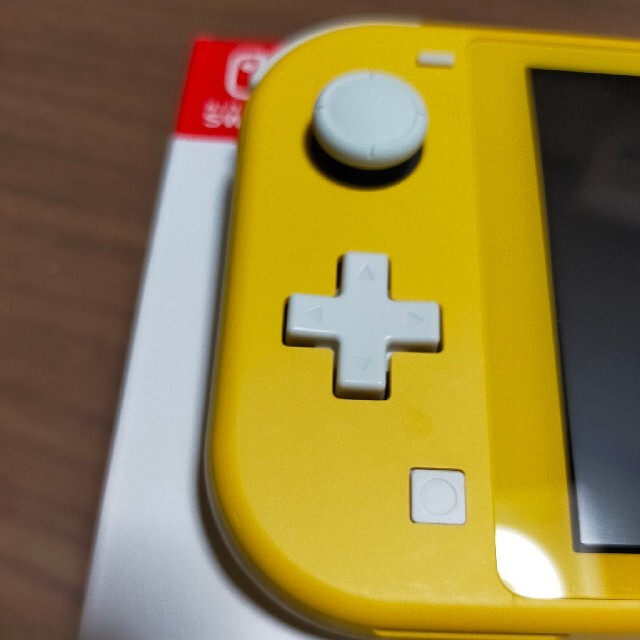 Nintendo Switch(ニンテンドースイッチ)のNintendo Switch Lite イエロー　ニンテンドースイッチライト エンタメ/ホビーのゲームソフト/ゲーム機本体(家庭用ゲーム機本体)の商品写真