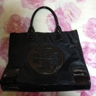 Tory Burch♡ビッグエラトートバッグ♡ブラック×エナメル - トートバッグ