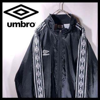 アンブロ(UMBRO)の90s umbro ナイロン トラックジャケット 黒 L ロゴテープ デサント製(ナイロンジャケット)