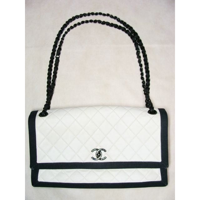 CHANEL(シャネル)のシャネルジャージーレザー革バイカラーマトラッセWダブルチェーンショルダーバッグ鞄 レディースのバッグ(ショルダーバッグ)の商品写真