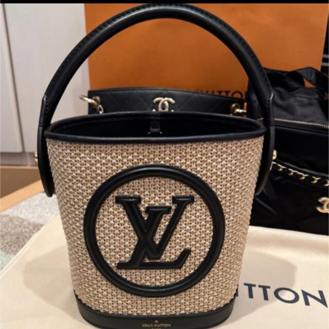 LOUIS VUITTON(ルイヴィトン)のルイヴィトン　バッグ　新作　プティバケット　ショルダーバッグ レディースのバッグ(ショルダーバッグ)の商品写真