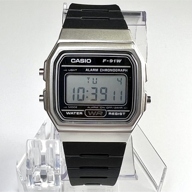 CASIO(カシオ)の新品 CASIO F-91W シルバー カシオスタンダード クォーツ メンズの時計(腕時計(デジタル))の商品写真