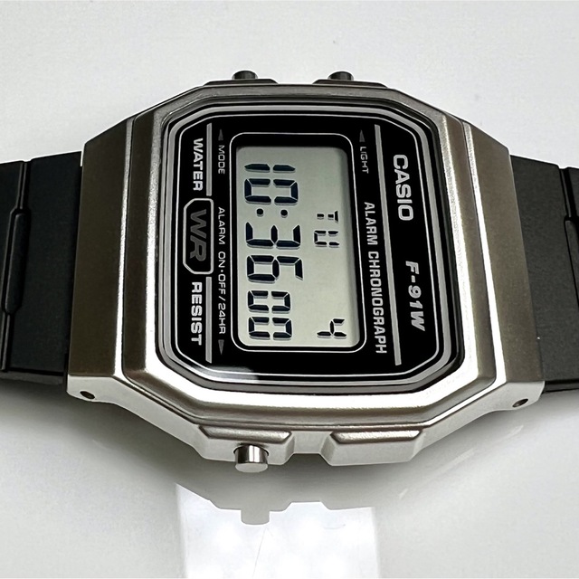 CASIO(カシオ)の新品 CASIO F-91W シルバー カシオスタンダード クォーツ メンズの時計(腕時計(デジタル))の商品写真