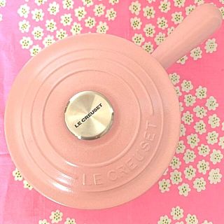 ルクルーゼ(LE CREUSET)の♡ルクルーゼ　ソースパン　シュガーピンク　16cm  片手鍋　パステルカラー(調理道具/製菓道具)