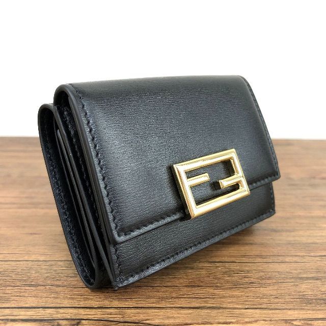 FENDI - 未使用品 FENDI 三つ折り財布 8M0395 ブラック 374