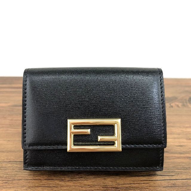 FENDI(フェンディ)の未使用品 FENDI 三つ折り財布 8M0395 ブラック 374 レディースのファッション小物(財布)の商品写真