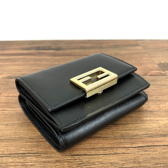 未使用品 FENDI 三つ折り財布 8M0395 ブラック 374