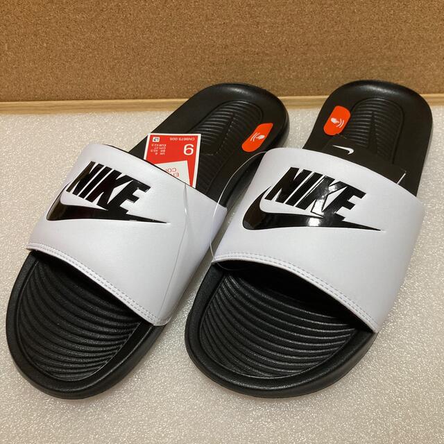 NIKE(ナイキ)の27.0 ナイキ　シャワーサンダル ヴィクトリーワンスライド メンズの靴/シューズ(サンダル)の商品写真