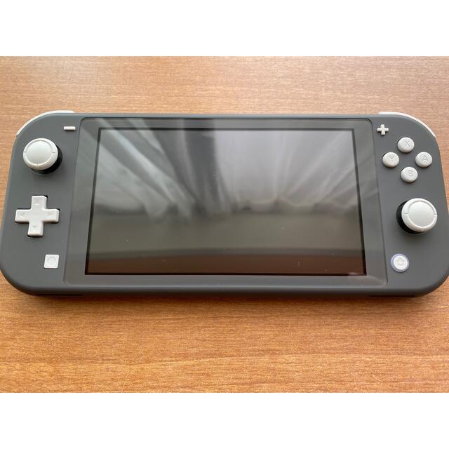 Nintendo Switch(ニンテンドースイッチ)のNintendo Switch Lite グレー エンタメ/ホビーのゲームソフト/ゲーム機本体(携帯用ゲーム機本体)の商品写真