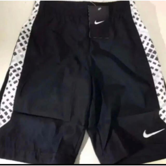 NIKE(ナイキ)のキッズ　水着　NIKE ナイキ  新品 キッズ/ベビー/マタニティのキッズ服男の子用(90cm~)(水着)の商品写真