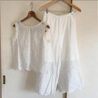 ダブルクローゼット(w closet)のダブルクローゼット 刺繍入りタンクトップ プルオーバー ワイドパンツ セットで！(シャツ/ブラウス(半袖/袖なし))