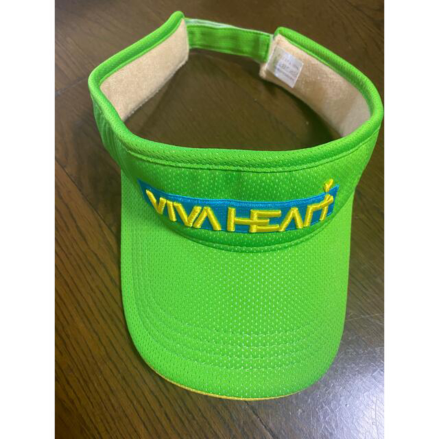 VIVA HEART(ビバハート)の美品　VIVA HEART サンバイザー　帽子　ゴルフ　黄緑 スポーツ/アウトドアのゴルフ(その他)の商品写真