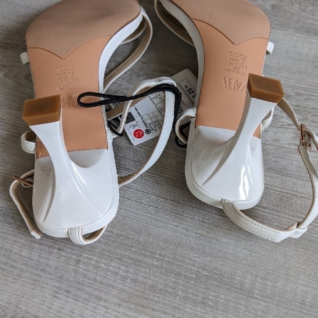 ZARA 幅細ストラップ付きハイヒールサンダル 37サイズ ホワイト アーバンリサーチ アンクルストラップサンダル スナイデル ZARA IENA