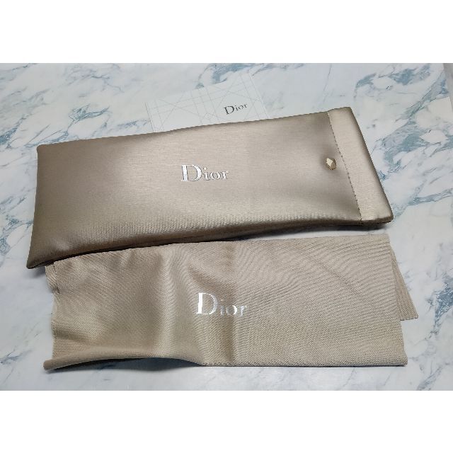 Dior(ディオール)のDior　ディオール　スリムメガネケース 　バネ口金具 レディースのファッション小物(サングラス/メガネ)の商品写真