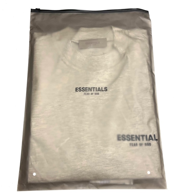 FEAR OF GOD(フィアオブゴッド)のFOG ESSENTIALS T-Shirt Light Oatmeal メンズのトップス(Tシャツ/カットソー(半袖/袖なし))の商品写真