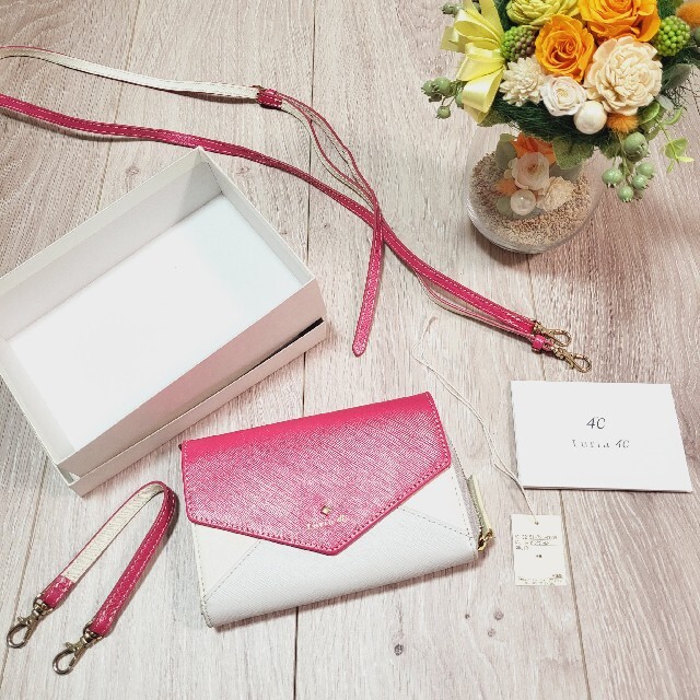 Luria 4℃ 牛革 ピンクゴールド ウォレット 財布 ショルダーバッグ レディースのファッション小物(財布)の商品写真