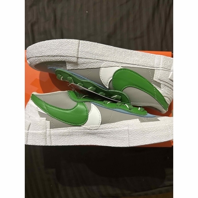 NIKE(ナイキ)のsacai × Nike Blazer Low "Classic Green" メンズの靴/シューズ(スニーカー)の商品写真