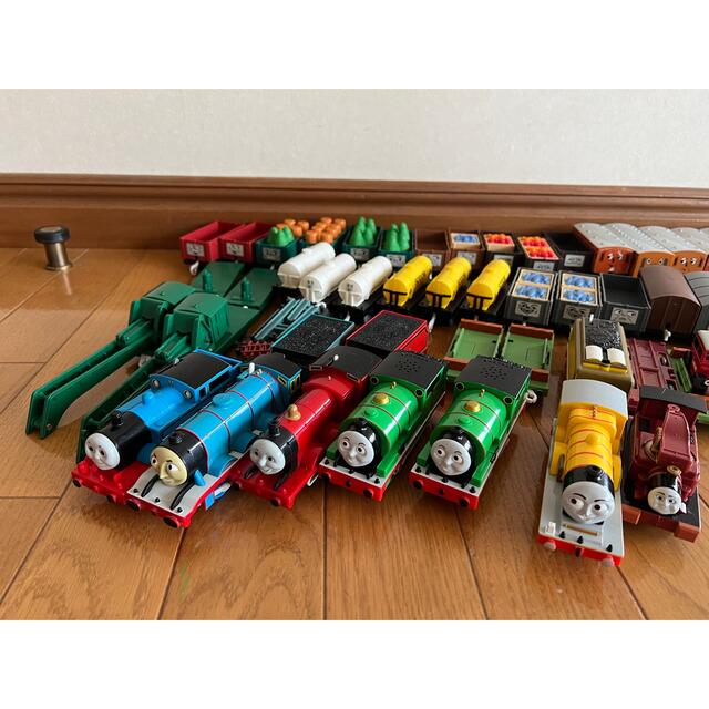 TOMMY(トミー)のプラレール トーマス まとめ売り キッズ/ベビー/マタニティのおもちゃ(電車のおもちゃ/車)の商品写真