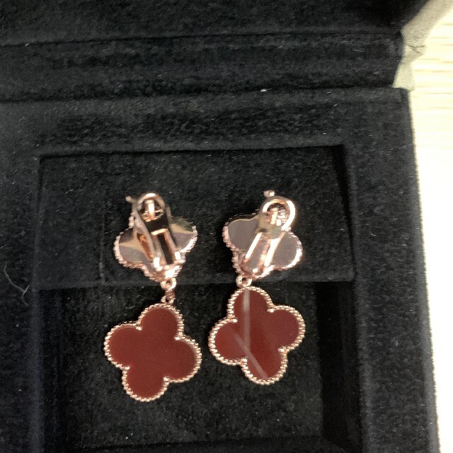なピアスポ Van Cleef & Arpels - 大人気 ヴァンクリーフ&アーペル♡アルハンブラ ピアスの通販 by uu's shop|ヴァンクリーフアンドアーペルならラクマ になります