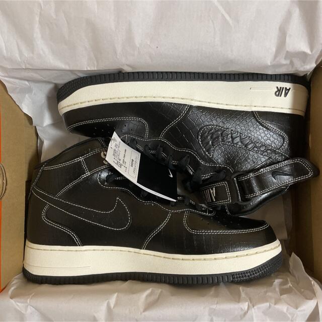 NIKE(ナイキ)のNIKE AIR FORCE 1 MID '07 LV8 エアフォース 27cm メンズの靴/シューズ(スニーカー)の商品写真