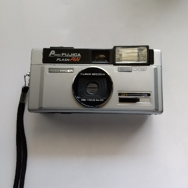 POCKET FUJICA FLASH AW フィルムカメラ スマホ/家電/カメラのカメラ(その他)の商品写真