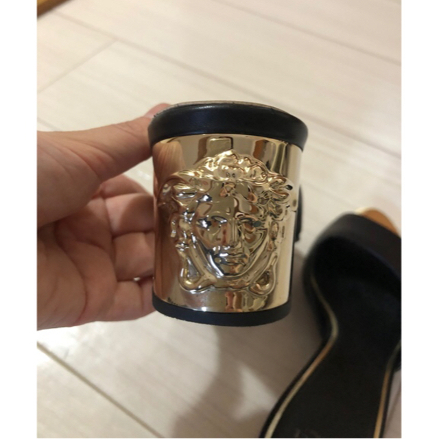 VERSACE(ヴェルサーチ)のVERSACE★メデューサ★サンダル レディースの靴/シューズ(ハイヒール/パンプス)の商品写真