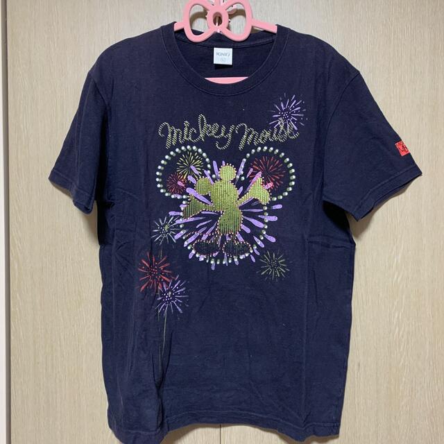 Disney(ディズニー)のメンズ　Lサイズ　半袖Tシャツ　紺/ネイビー　ミッキーマウス花火 メンズのトップス(Tシャツ/カットソー(半袖/袖なし))の商品写真