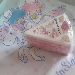 ハローキティ(ハローキティ)の🍀☆☆サンリオ　ハローキティ　ケーキ🍰ケースつきメモ(ノート/メモ帳/ふせん)