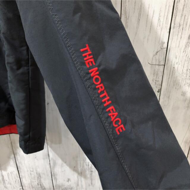 THE NORTH FACE(ザノースフェイス)のノースフェイス　マウンテンパーカー灰色×赤メンズXSレディースM相当 メンズのジャケット/アウター(マウンテンパーカー)の商品写真