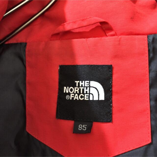 THE NORTH FACE(ザノースフェイス)のノースフェイス　マウンテンパーカー灰色×赤メンズXSレディースM相当 メンズのジャケット/アウター(マウンテンパーカー)の商品写真