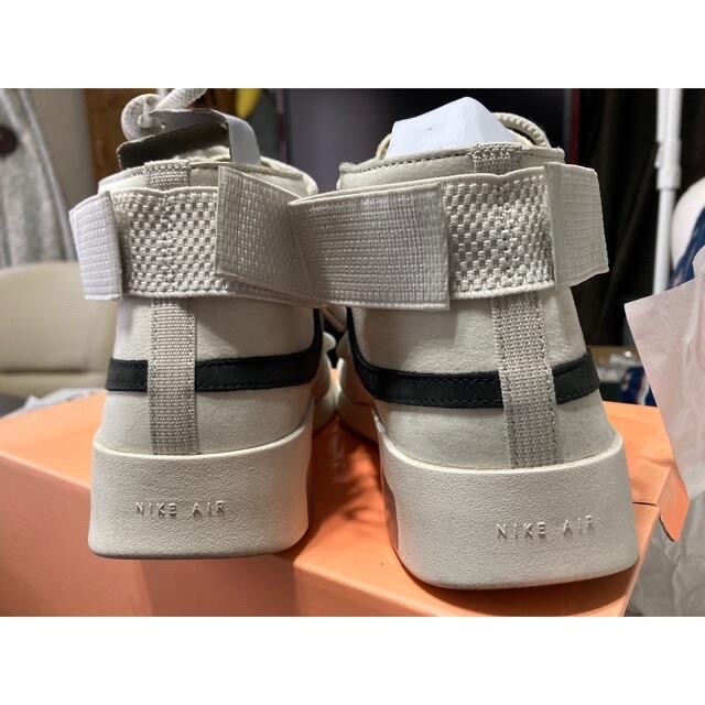 FEAR OF GOD(フィアオブゴッド)のNIKE fear of god RAID 28 フィアオブゴッド　レイド メンズの靴/シューズ(スニーカー)の商品写真