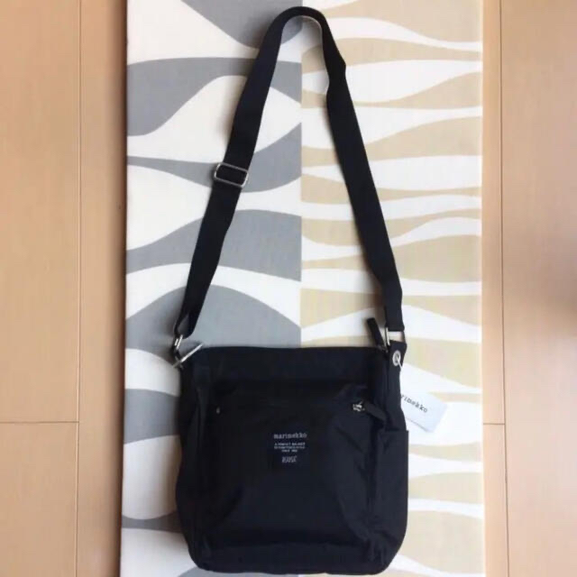 marimekko(マリメッコ)の新品 marimekko PAL マリメッコ パル ショルダーバッグ ブラック レディースのバッグ(ショルダーバッグ)の商品写真