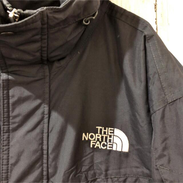 THE NORTH FACE(ザノースフェイス)のノースフェイス　マウンテンパーカー厚手　黒　メンズMレディースXL相当 メンズのジャケット/アウター(マウンテンパーカー)の商品写真