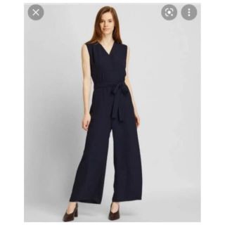 ユニクロ(UNIQLO)の【新品・タグ付き】ユニクロ　ドレープサロペット　オールインワン XL ネイビー(サロペット/オーバーオール)